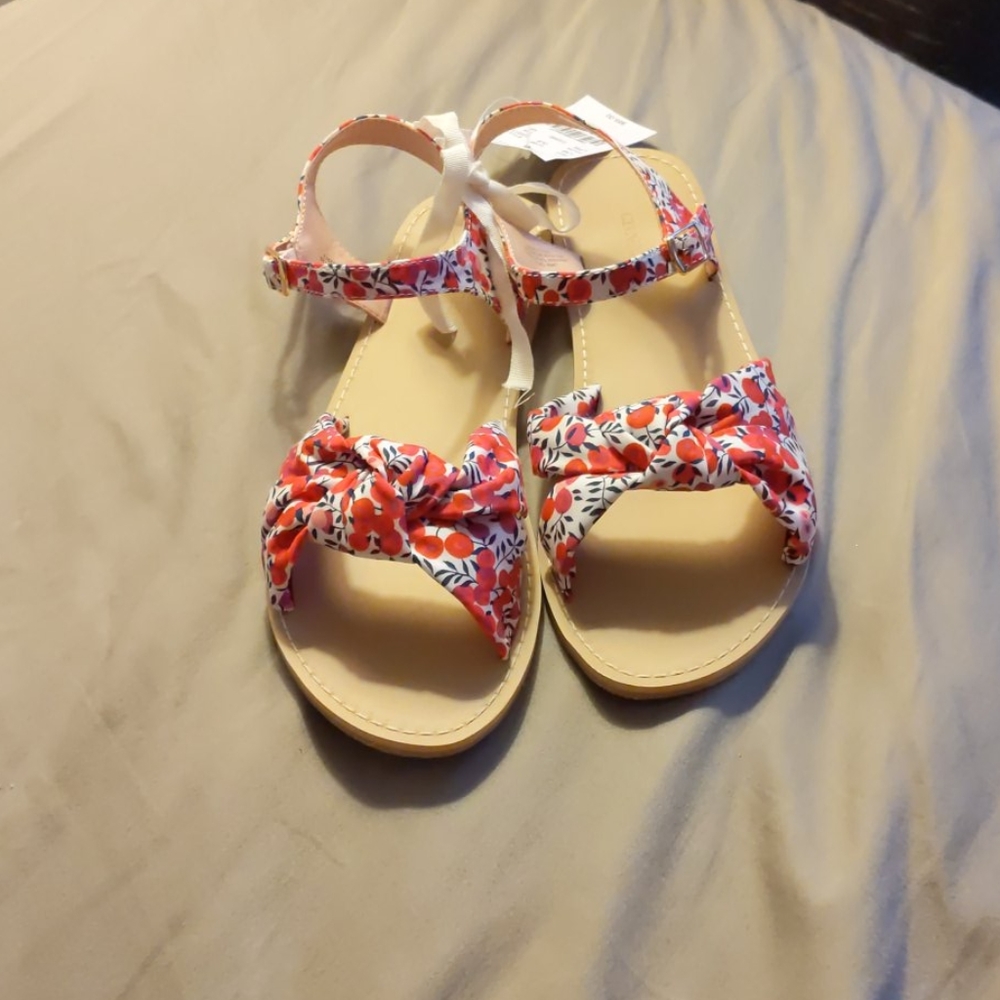NWT J crew Big Kids Sz 5 Liberty print sandals